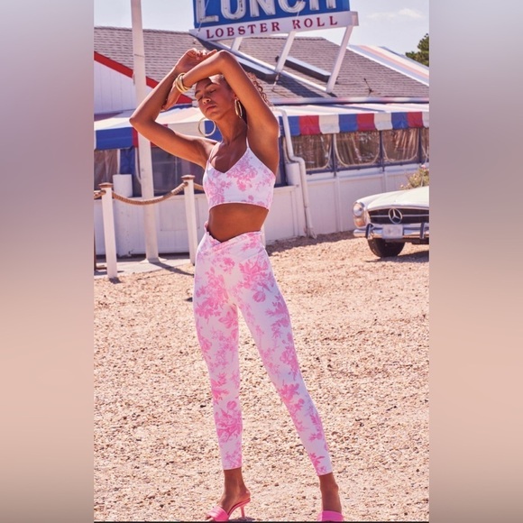 LoveShackFancy x Beach Riot Dana Leggings NWT size M - Picture 4 of 6